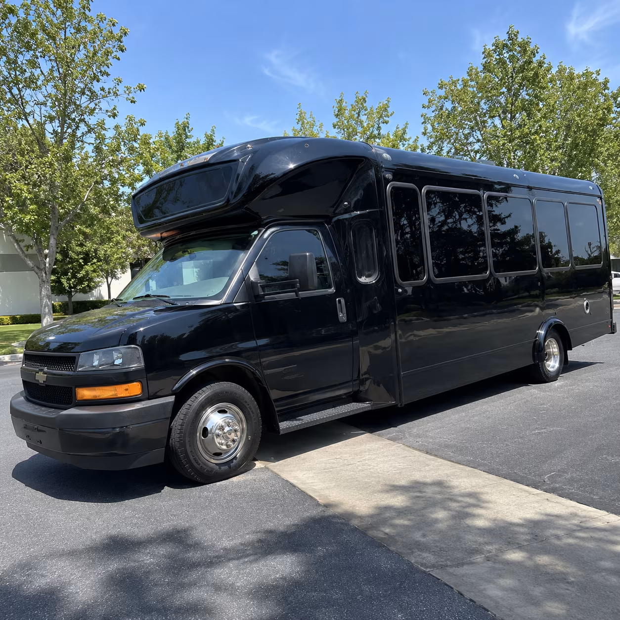 beavercreek 15 passenger party bus