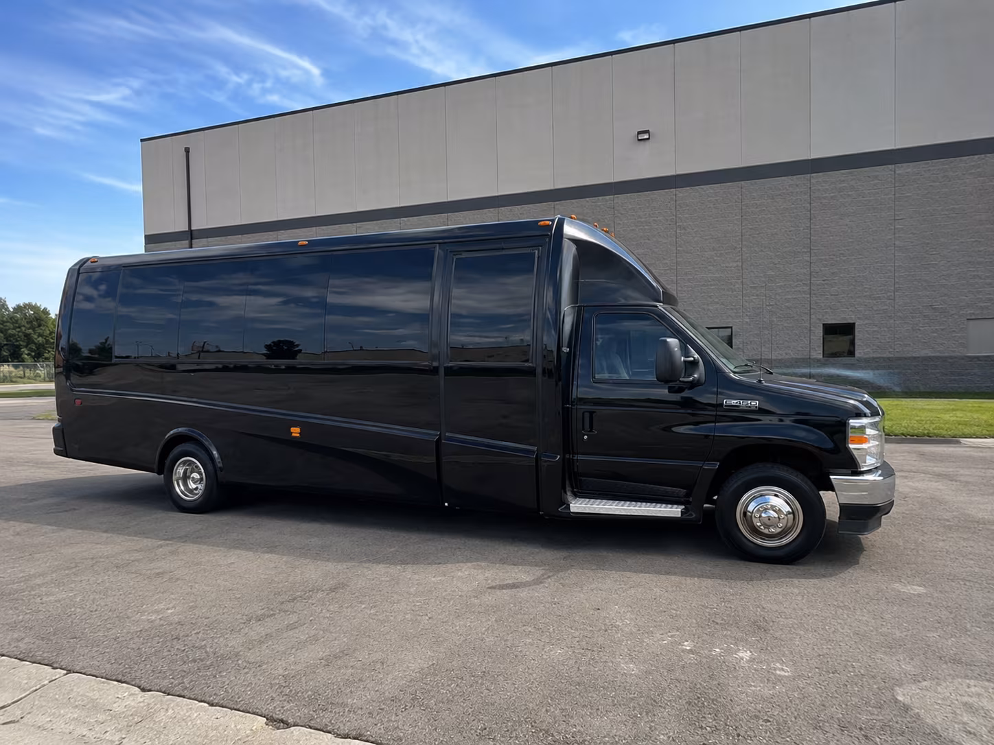 beavercreekcharterbuscompany com is ready to help you find prom transportation in beavercreek ohio right now