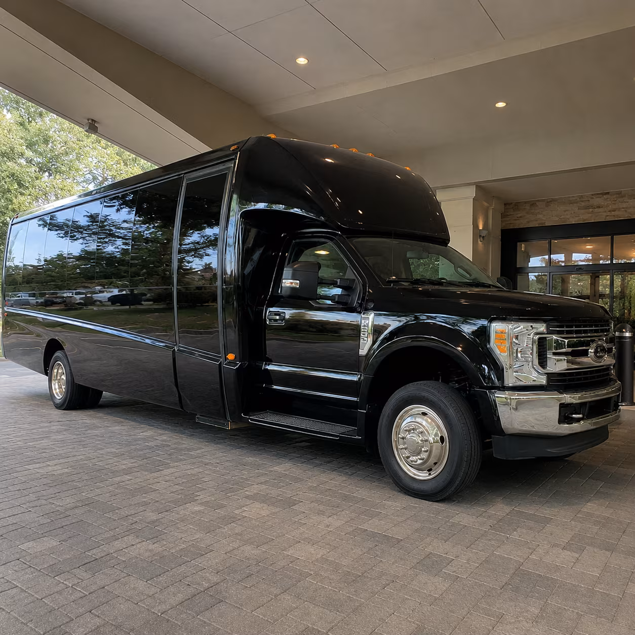 columbus charter bus rentals for airport transfers